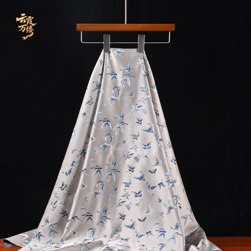 Home Textiles Designer - Ткань с рельефной вышивкой, мягкая одежда