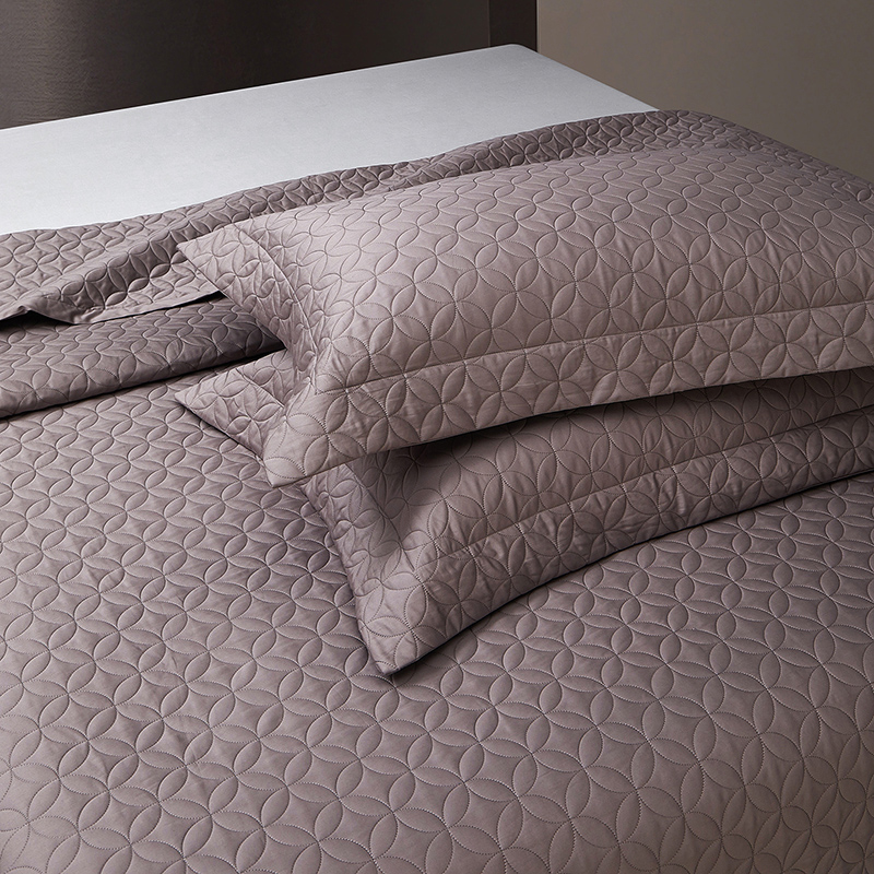 Комплект стеганого покрывала и – обзор и цена Home Textiles Premium